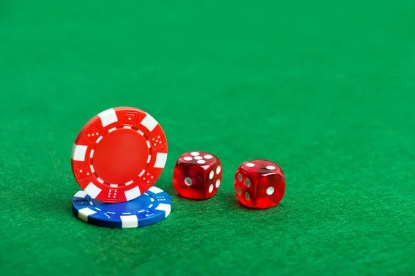 Live Sic Bo dealer and dice roller on londonslot with betting layout displayed on mobile
